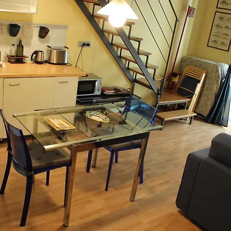 Apartament Guide Tour Neapol